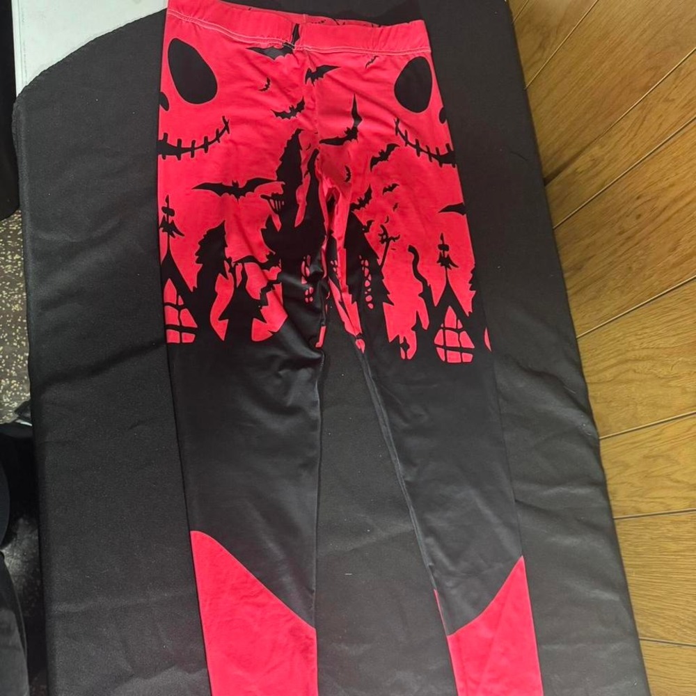 Black and hot‎ pink Halloween Jack Skellington leggings Size XL